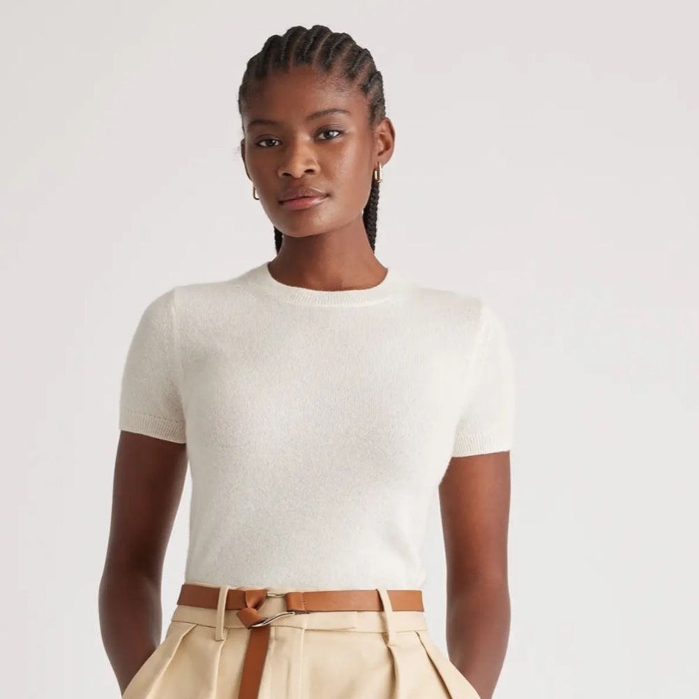 Quince Mongolian Cashmere Tee in Ivory. Size XS.